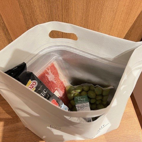 WINE MARKET PARTYオリジナル保冷バッグ 薄型大 - 恵比寿ワインマート