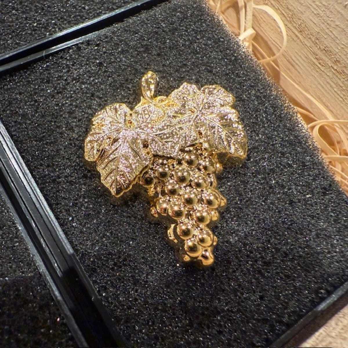 ピンズ 葡萄ゴールド - 恵比寿ワインマート