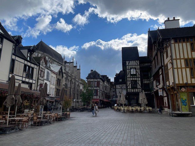 フランスワイン生産者を訪ねる旅2024年　No.13　～シャンパーニュ1日目～ - 恵比寿ワインマート