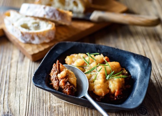 tomuraushi 北海道産鹿肉のパルマンティエ - 恵比寿ワインマート